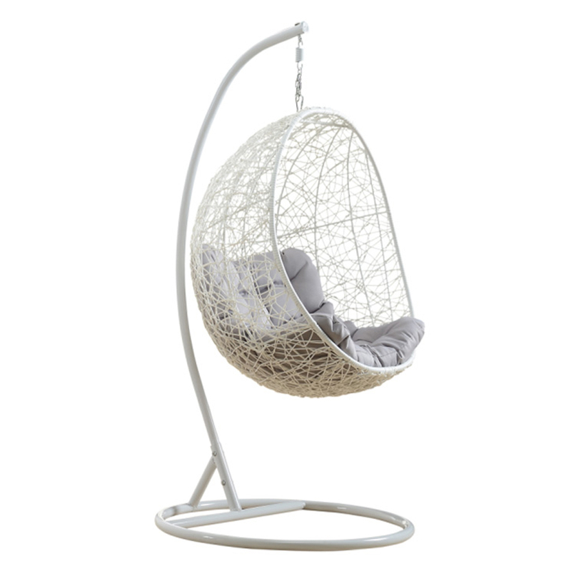 Balançoire en rotin pour jardin avec terrasse