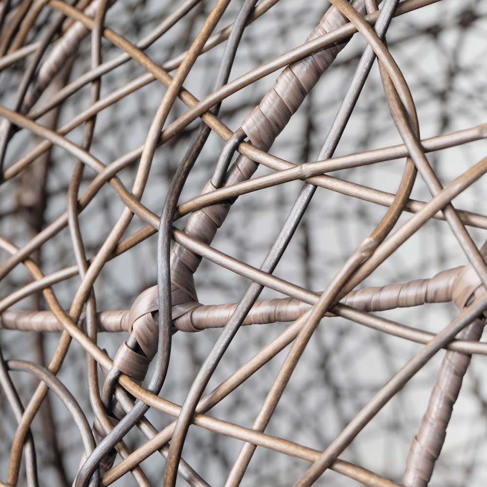 Balançoire en rotin pour jardin avec terrasse