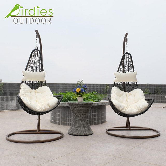 Chaise de balançoire de patio intérieure en rotin avec conception de œufs Birdies Factory Off