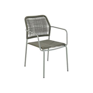 Les tables et chaises de cour et de jardin sont simples et décontractées. Les tables et chaises d'extérieur sont en ferronnerie moderne, imperméables et résistantes au soleil.
