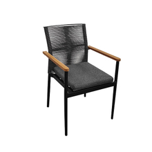 Tables et chaises d'extérieur en rotin, villas avec cour, hôtels, familles d'accueil, jardins en plein air, terrasses extérieures, chaises de loisirs en rotin
