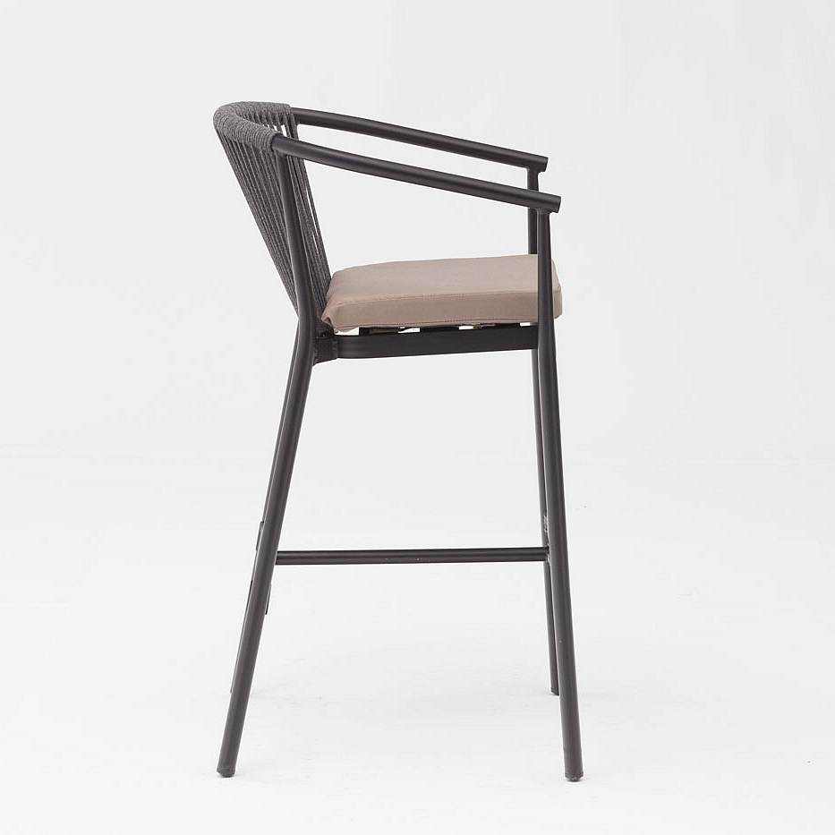 Moderne Nouvelle Offre Spéciale Corde Art Design Élastique Doux Coussin De Dos En Aluminium Terrasse Fête Pub Corde Extérieure Chaise De Bar