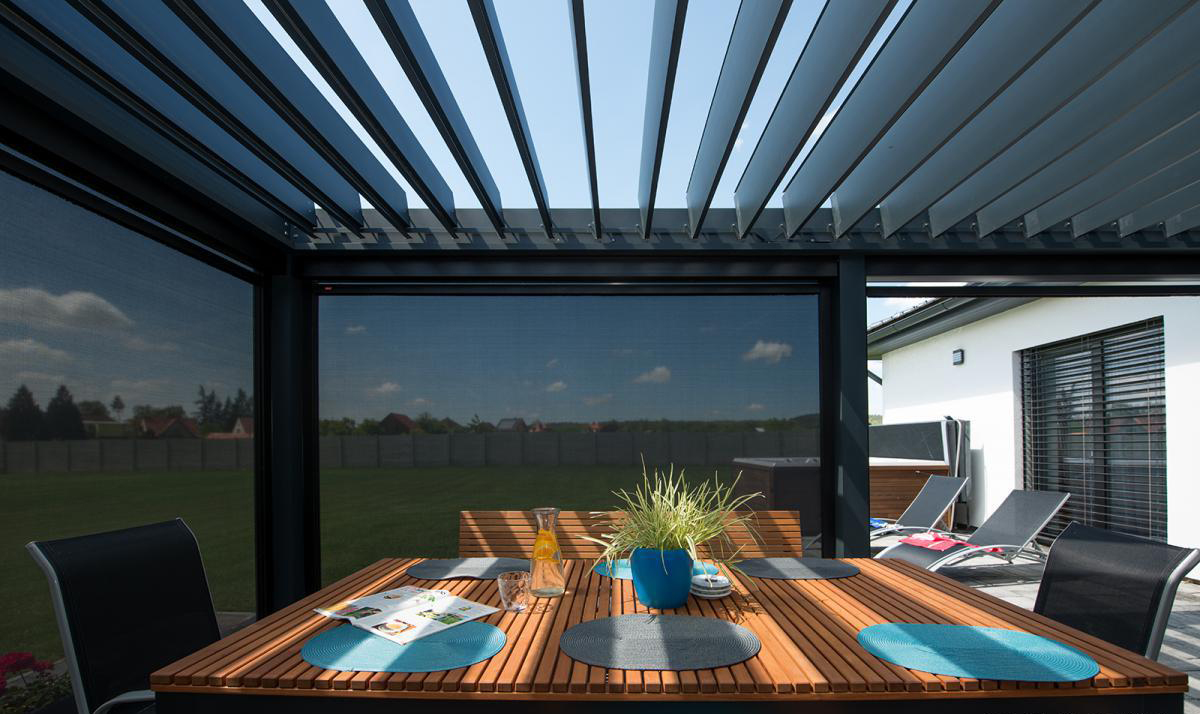 Auvent de jardin en aluminium étanche résistant au vent et rétractable électrique extérieur motorisé par métal extérieur