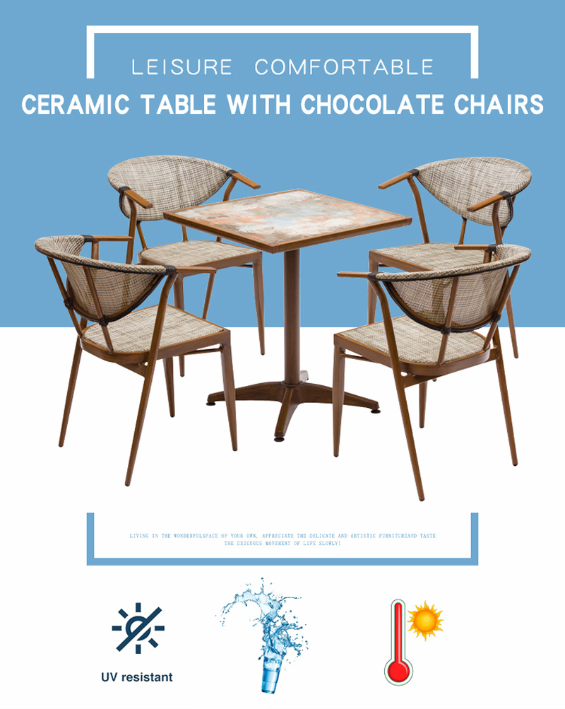 table et chaises d'ext&eacute;rieur