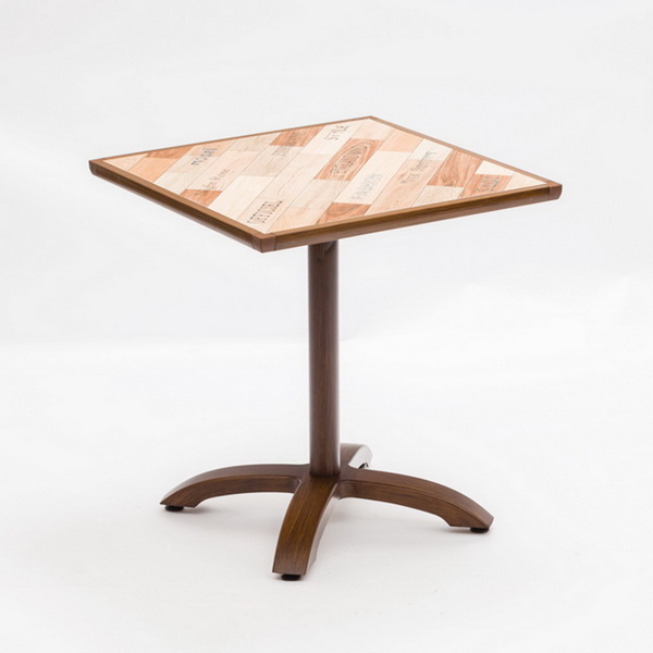 Quels sont les avantages de la table en carreaux de céramique