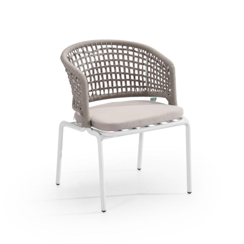 Corde pleine d'entrain tissée vintage de patio extérieur de Bistro européen dinant la chaise