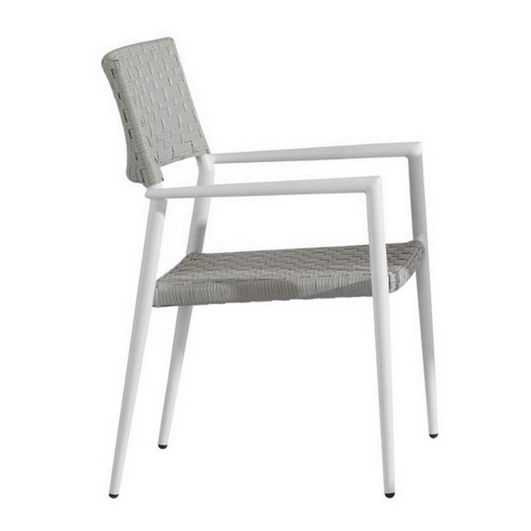 Les fabricants font don de chaises de restaurant modernes aux maisons de retraite